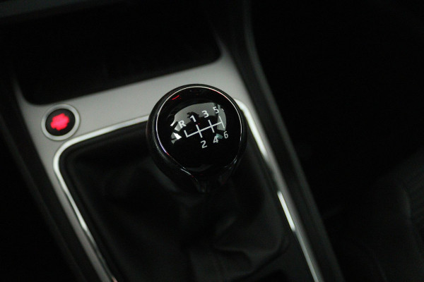 Seat ✅ Leon ST 1.5 TSI Xcellence Business Intense (DIGITALE COCKPIT, CRUISE CONTROL, NAVIGATIE CARPLAY, PARKEERSENSOREN)