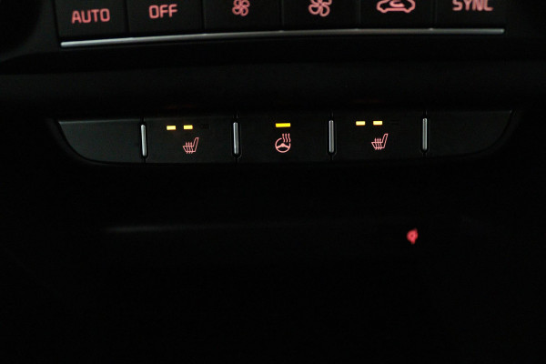 Kia Ceed Sportswagon 1.5 T-GDi DynamicPlusLine (TREKHAAK, STOEL/STUUR VERWARMING, ACHTERUITRIJCAMERA, LANE-ASSIST, SENSOREN)