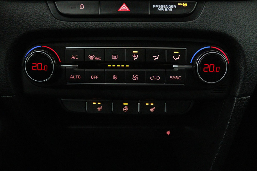 Kia Ceed Sportswagon 1.5 T-GDi DynamicPlusLine (TREKHAAK, STOEL/STUUR VERWARMING, ACHTERUITRIJCAMERA, LANE-ASSIST, SENSOREN)