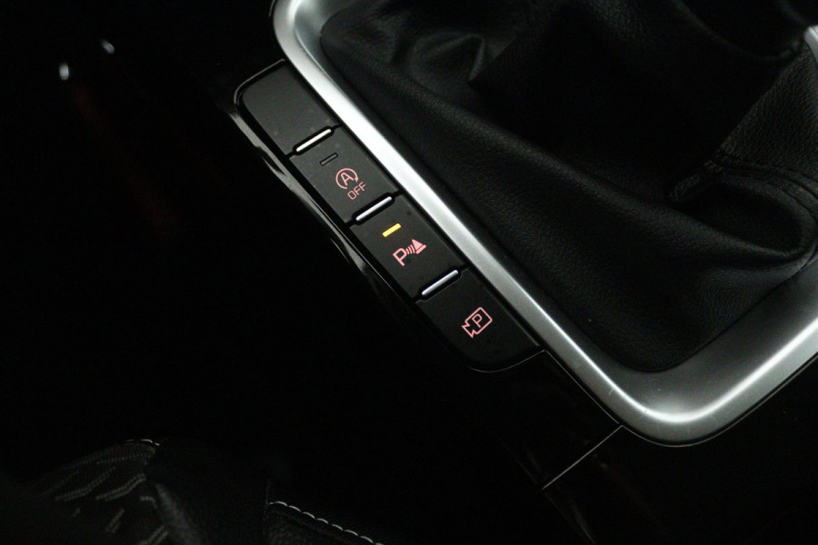 Kia Ceed Sportswagon 1.5 T-GDi DynamicPlusLine (TREKHAAK, STOEL/STUUR VERWARMING, ACHTERUITRIJCAMERA, LANE-ASSIST, SENSOREN)