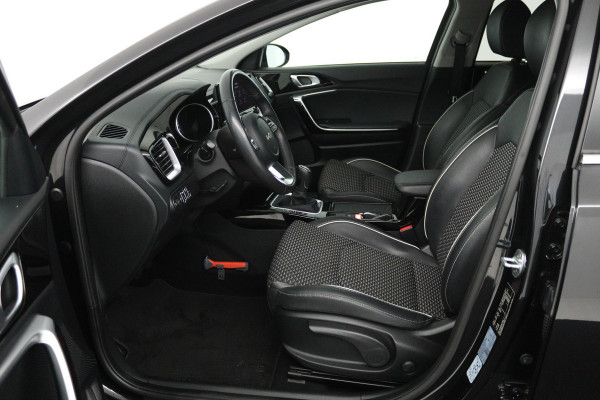 Kia Ceed Sportswagon 1.5 T-GDi DynamicPlusLine (TREKHAAK, STOEL/STUUR VERWARMING, ACHTERUITRIJCAMERA, LANE-ASSIST, SENSOREN)
