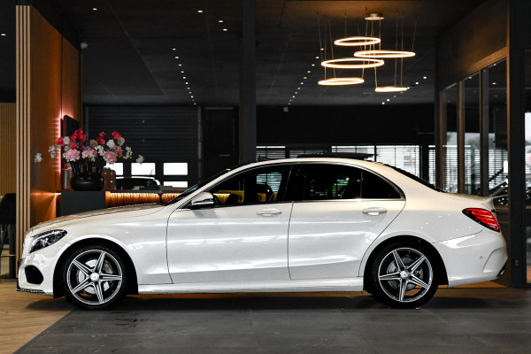 Mercedes-Benz C-Klasse 180 AMG-Line. Pano, Burmester, Camera, Sfeer, 9-Traps, Diamond White Pearl!