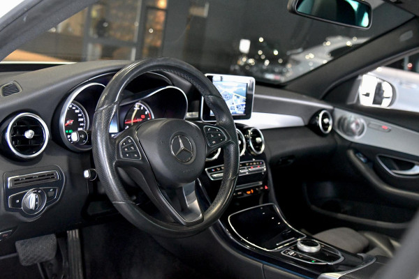 Mercedes-Benz C-Klasse 180 AMG-Line. Pano, Burmester, Camera, Sfeer, 9-Traps, Diamond White Pearl!