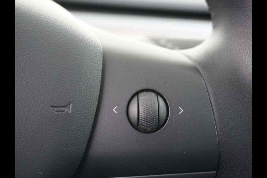 Tesla Model 3 SR+ 60kWh 326PK Trekhaak AutoPilot Premium-Luidsprekers Leer PanoramaDak Adaptive Cruise Lmv 18" Camera's Elektr.-Stuur+Stoelen+ SOH 85% Ecc Navi Led DAB Voorverwarmen interieur via App Keyless One-Pedal-Drive Origineel Nederlandse Auto 1.584KG Trekgewicht 1.000kg.