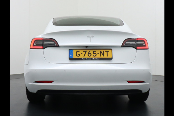Tesla Model 3 SR+ 60kWh 326PK Trekhaak AutoPilot Premium-Luidsprekers Leer PanoramaDak Adaptive Cruise Lmv 18" Camera's Elektr.-Stuur+Stoelen+ SOH 85% Ecc Navi Led DAB Voorverwarmen interieur via App Keyless One-Pedal-Drive Origineel Nederlandse Auto 1.584KG Trekgewicht 1.000kg.