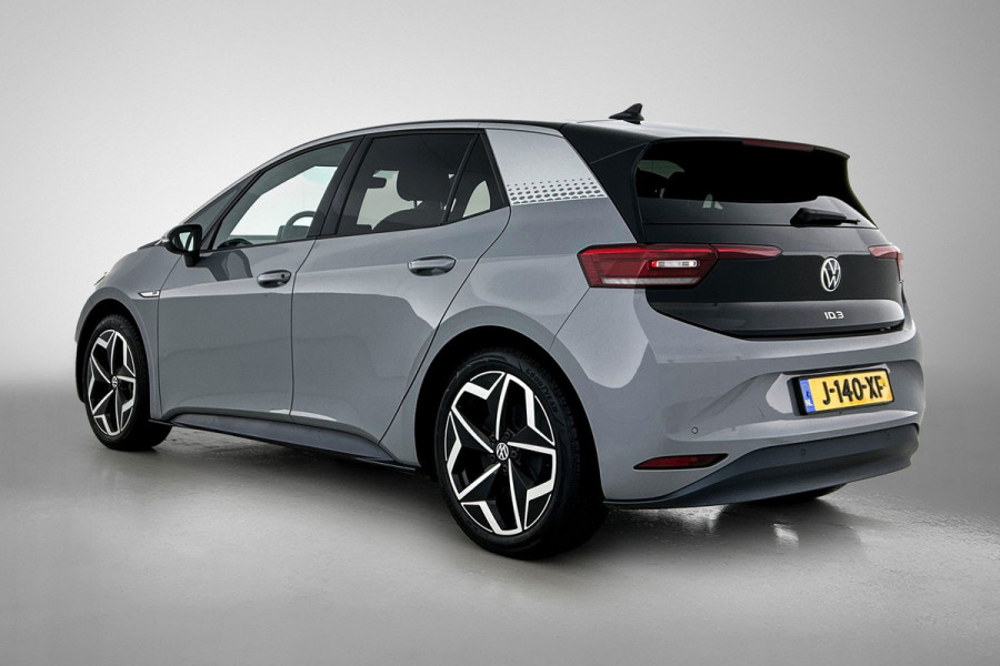 Volkswagen ID.3 First Plus 58 kWh (TREKHAAK, SFEERVERLICHTING, CAMERA, STOELVERWARMING, MATRIX)
