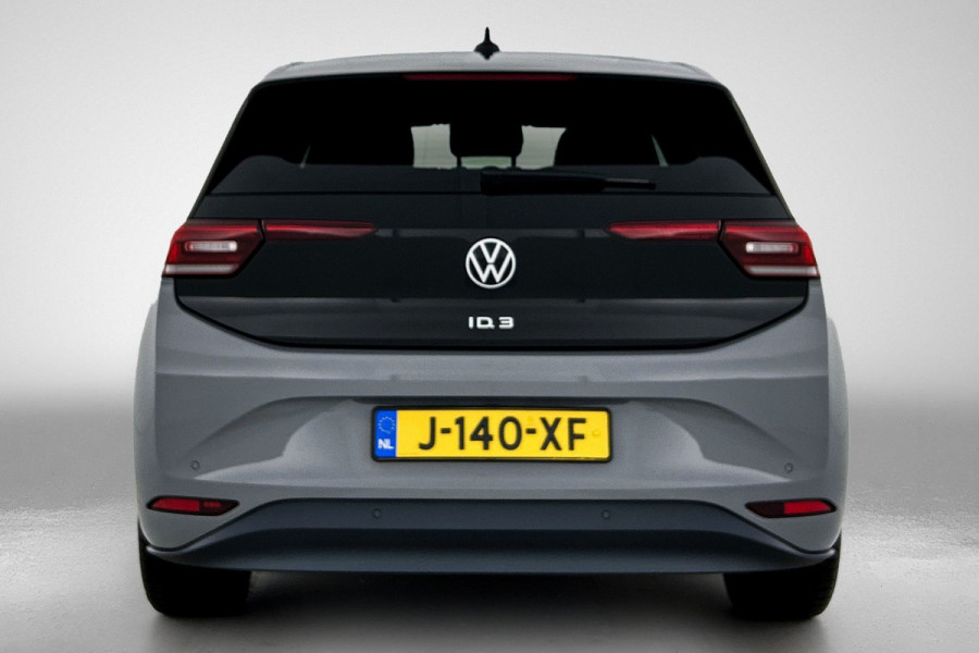 Volkswagen ID.3 First Plus 58 kWh (TREKHAAK, SFEERVERLICHTING, CAMERA, STOELVERWARMING, MATRIX)
