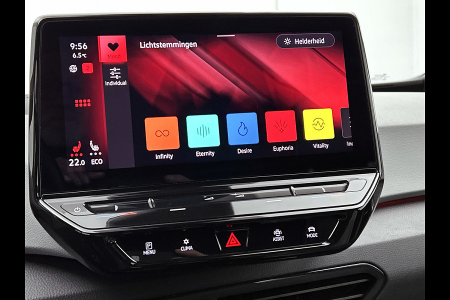 Volkswagen ID.3 First Plus 58 kWh (TREKHAAK, SFEERVERLICHTING, CAMERA, STOELVERWARMING, MATRIX)