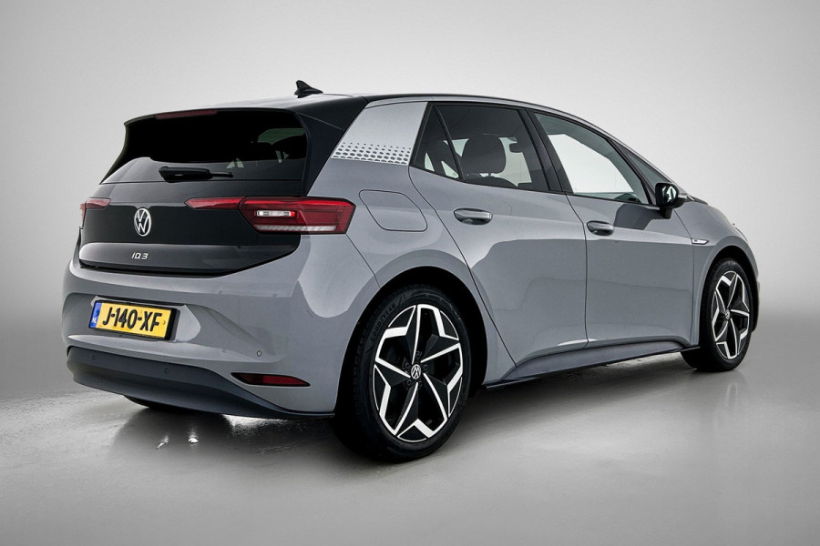 Volkswagen ID.3 First Plus 58 kWh (TREKHAAK, SFEERVERLICHTING, CAMERA, STOELVERWARMING, MATRIX)