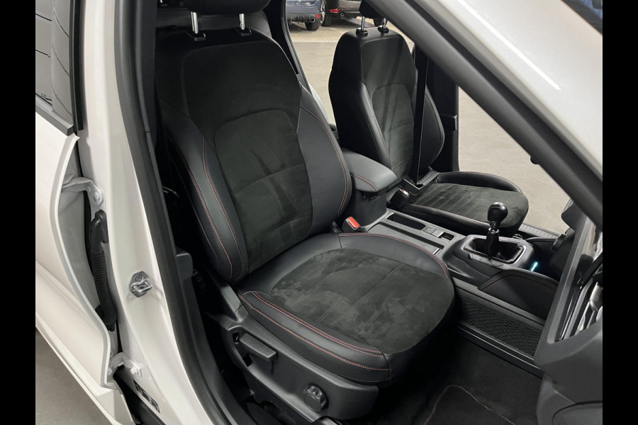 Ford Kuga 1.5 EcoBoost ST-Line X *All-in Prijs* | Trekhaak | Adapt. cruise | Verwarmde voorruit | Stoel-/Stuur verwarming | Carplay | *1800 kg Trekgewicht