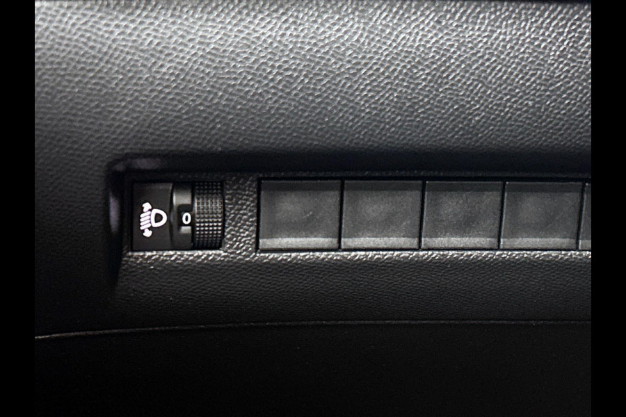 Peugeot 208 1.2 100PK Allure CAMERA | 1/2 LEER | SPOILER | DODEHOEK-DETECTIE