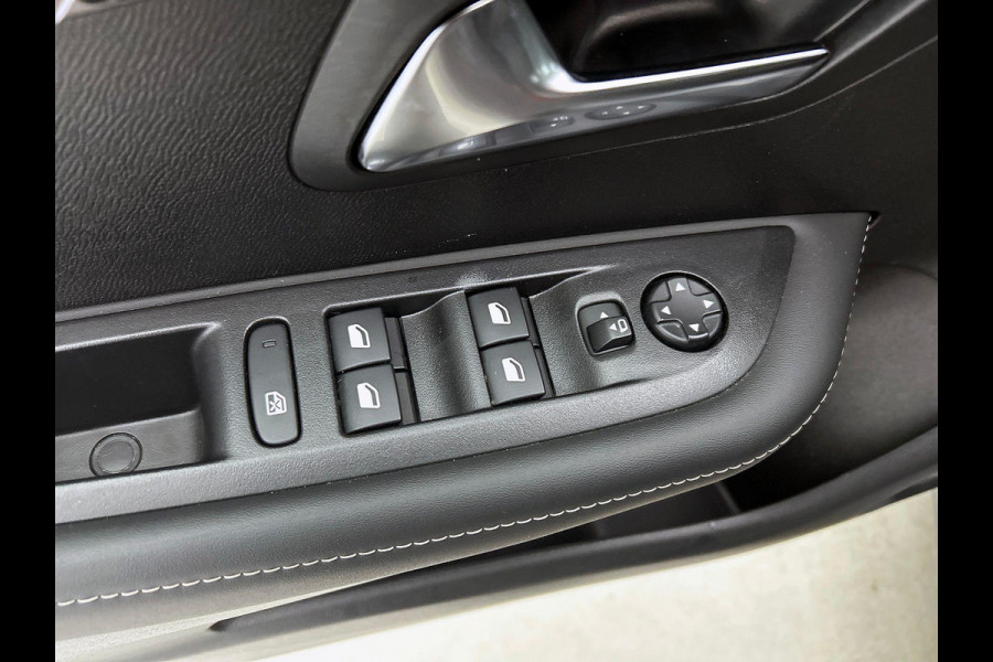 Peugeot 208 1.2 100PK Allure CAMERA | 1/2 LEER | SPOILER | DODEHOEK-DETECTIE