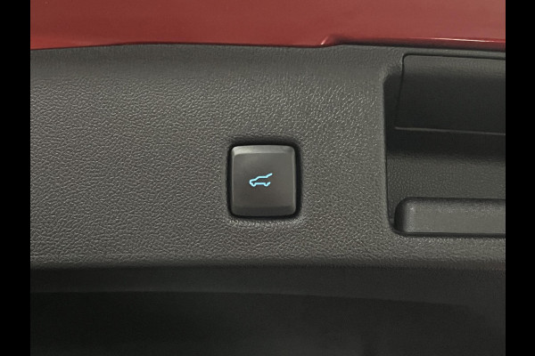 Ford Kuga 1.5 EcoBoost ST-Line X *All-in Prijs* | Trekhaak | Adapt. cruise | Verwarmde voorruit | Stoel-/Stuur verwarming | Carplay | *1800 kg Trekgewicht