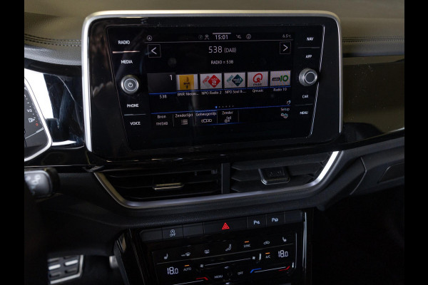 Volkswagen T-Roc 1.5 TSI R-Line Edition / 150pk / Stoel en stuur verwarming / Achteruitrij camera / Keyless /