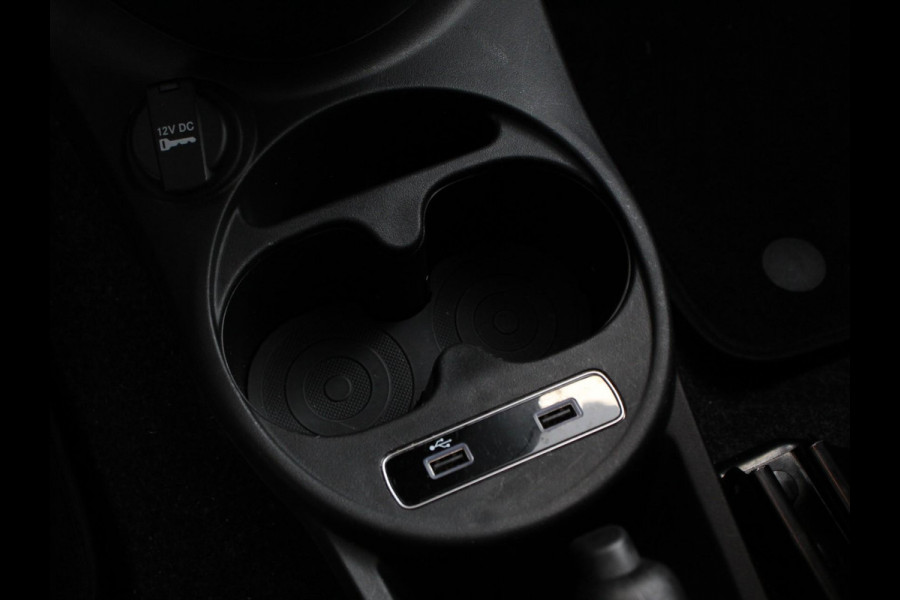 Fiat 500C 1.0 Hybrid Bellavita | Navigatie | Climate Control | Apple Carplay/Android Auto | Dab | Digitale Cockpit | Parkeer sensoren