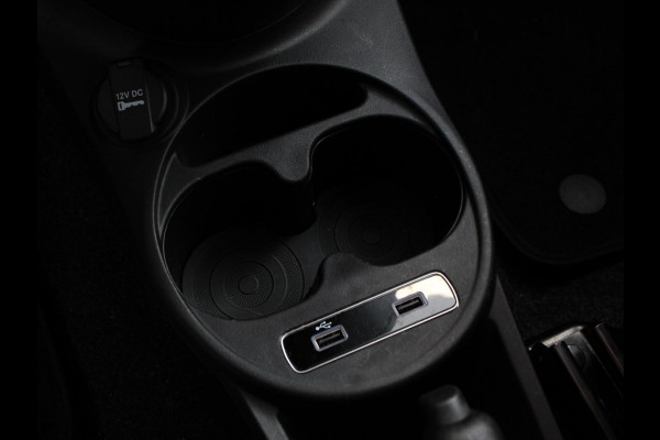 Fiat 500C 1.0 Hybrid Bellavita | Navigatie | Climate Control | Apple Carplay/Android Auto | Dab | Digitale Cockpit | Parkeer sensoren