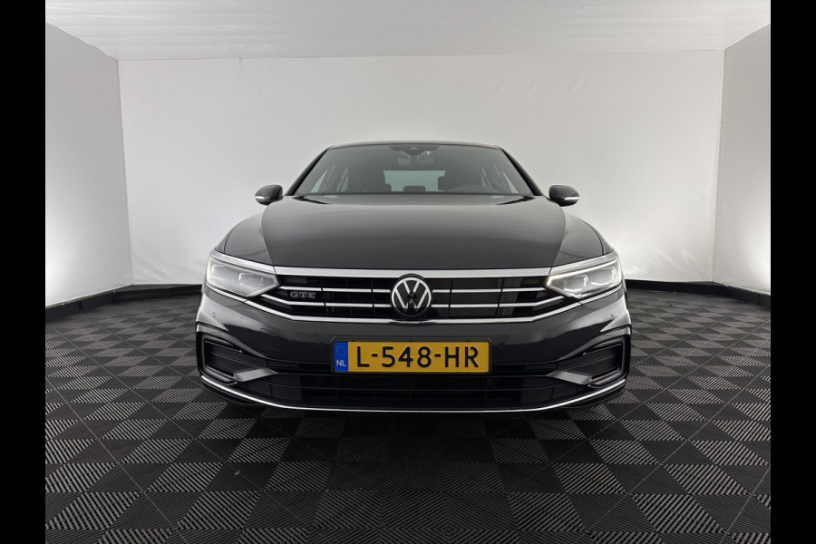 Volkswagen Passat 1.4 TSI PHEV GTE Business (INCL-BTW) Aut. *FULL-LED | DIGI-COCKPIT | ADAPTIVE-CRUISE | NAVI-FULLMAP | KEYLESS | DAB+ | COMFORT-SEATS | SHIFTPADDLES | PRIVACY-GLASS | PDC | CAMERA | CARPLAY | 17''ALU*