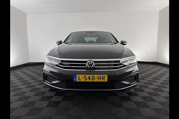 Volkswagen Passat 1.4 TSI PHEV GTE Business (INCL-BTW) Aut. *FULL-LED | DIGI-COCKPIT | ADAPTIVE-CRUISE | NAVI-FULLMAP | KEYLESS | DAB+ | COMFORT-SEATS | SHIFTPADDLES | PRIVACY-GLASS | PDC | CAMERA | CARPLAY | 17''ALU*