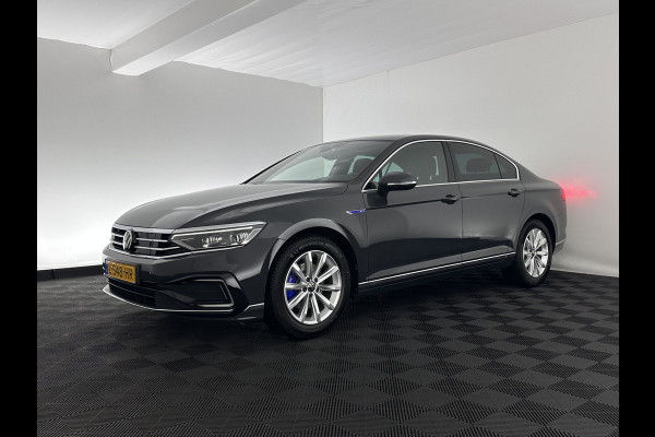 Volkswagen Passat 1.4 TSI PHEV GTE Business (INCL-BTW) Aut. *FULL-LED | DIGI-COCKPIT | ADAPTIVE-CRUISE | NAVI-FULLMAP | KEYLESS | DAB+ | COMFORT-SEATS | SHIFTPADDLES | PRIVACY-GLASS | PDC | CAMERA | CARPLAY | 17''ALU*