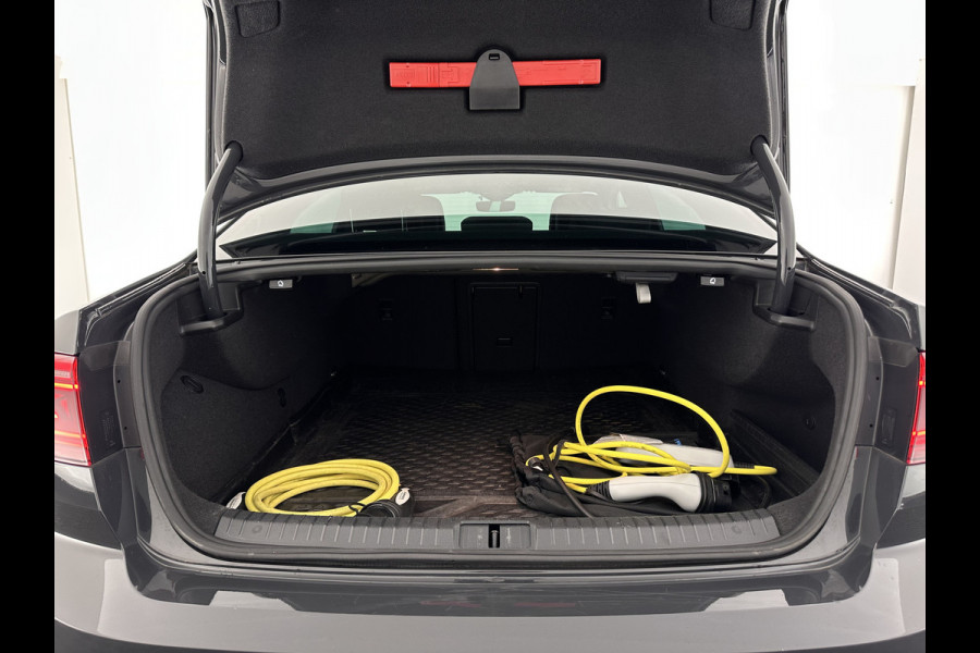 Volkswagen Passat 1.4 TSI PHEV GTE Business (INCL-BTW) Aut. *FULL-LED | DIGI-COCKPIT | ADAPTIVE-CRUISE | NAVI-FULLMAP | KEYLESS | DAB+ | COMFORT-SEATS | SHIFTPADDLES | PRIVACY-GLASS | PDC | CAMERA | CARPLAY | 17''ALU*