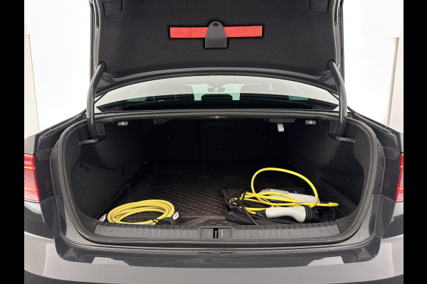 Volkswagen Passat 1.4 TSI PHEV GTE Business (INCL-BTW) Aut. *FULL-LED | DIGI-COCKPIT | ADAPTIVE-CRUISE | NAVI-FULLMAP | KEYLESS | DAB+ | COMFORT-SEATS | SHIFTPADDLES | PRIVACY-GLASS | PDC | CAMERA | CARPLAY | 17''ALU*