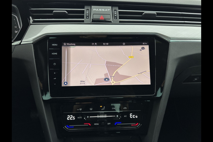 Volkswagen Passat 1.4 TSI PHEV GTE Business (INCL-BTW) Aut. *FULL-LED | DIGI-COCKPIT | ADAPTIVE-CRUISE | NAVI-FULLMAP | KEYLESS | DAB+ | COMFORT-SEATS | SHIFTPADDLES | PRIVACY-GLASS | PDC | CAMERA | CARPLAY | 17''ALU*