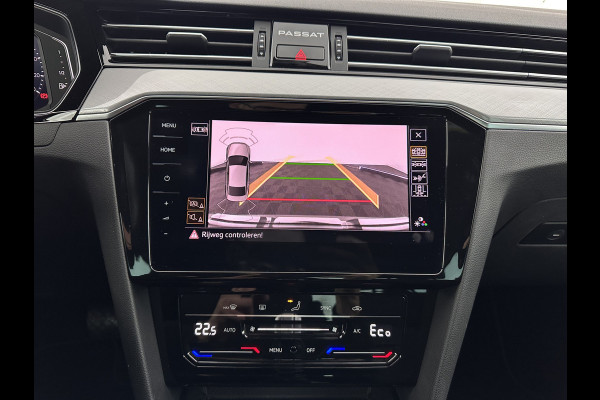 Volkswagen Passat 1.4 TSI PHEV GTE Business (INCL-BTW) Aut. *FULL-LED | DIGI-COCKPIT | ADAPTIVE-CRUISE | NAVI-FULLMAP | KEYLESS | DAB+ | COMFORT-SEATS | SHIFTPADDLES | PRIVACY-GLASS | PDC | CAMERA | CARPLAY | 17''ALU*