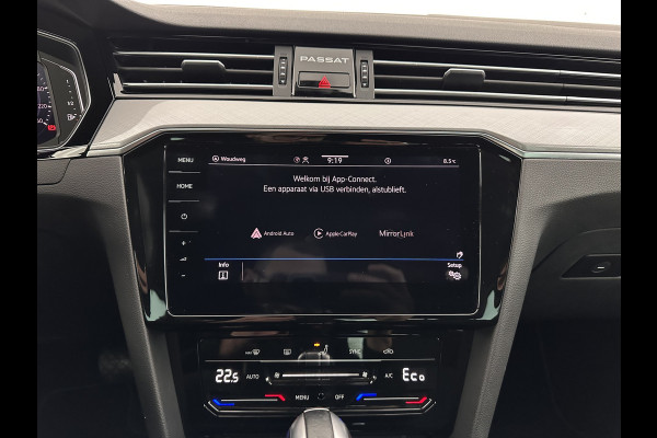 Volkswagen Passat 1.4 TSI PHEV GTE Business (INCL-BTW) Aut. *FULL-LED | DIGI-COCKPIT | ADAPTIVE-CRUISE | NAVI-FULLMAP | KEYLESS | DAB+ | COMFORT-SEATS | SHIFTPADDLES | PRIVACY-GLASS | PDC | CAMERA | CARPLAY | 17''ALU*