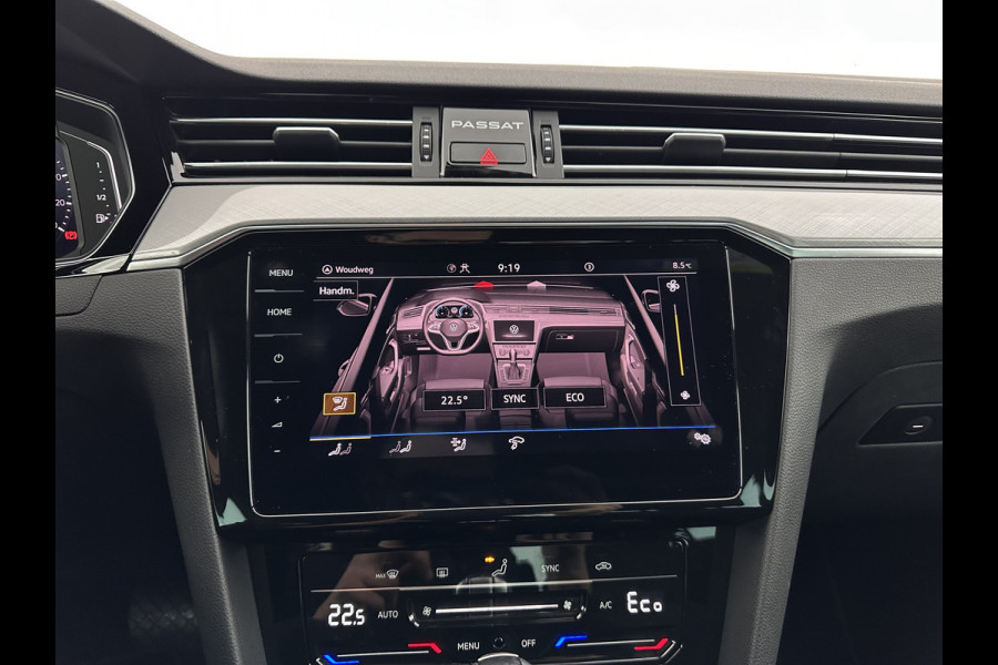 Volkswagen Passat 1.4 TSI PHEV GTE Business (INCL-BTW) Aut. *FULL-LED | DIGI-COCKPIT | ADAPTIVE-CRUISE | NAVI-FULLMAP | KEYLESS | DAB+ | COMFORT-SEATS | SHIFTPADDLES | PRIVACY-GLASS | PDC | CAMERA | CARPLAY | 17''ALU*