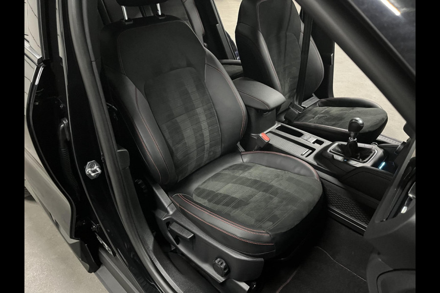 Ford Kuga 1.5 EcoBoost ST-Line X *All-in Prijs* | Trekhaak | Open dak | Adapt. cruise | Verwarmde voorruit | Stoel-/Stuur verwarming | Carplay | *1800 kg Trekgewicht