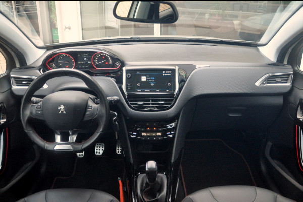 Peugeot 2008 1.2 PureTech GT-line | Panoramadak | Trekhaak | All Season Banden