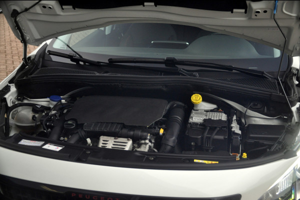 Peugeot 2008 1.2 PureTech GT-line | Panoramadak | Trekhaak | All Season Banden