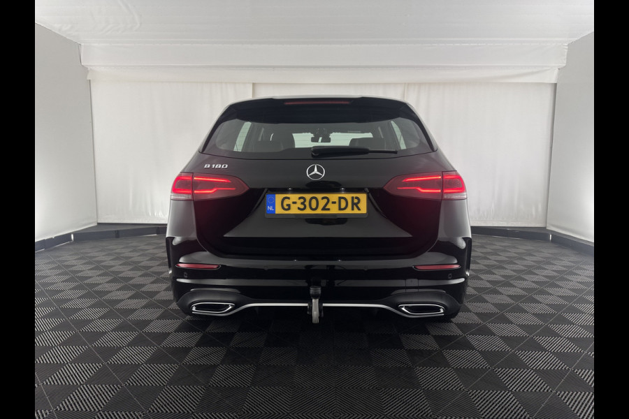 Mercedes-Benz B-Klasse 180 AMG-Line Business Solution (INCL-BTW) *LEATHER-MICROFIBRE | WIDESCREEN-COCKPIT | FULL-LED | BLINDSPOT | CAMERA | NAVI-FULLMAP | DAB+ | ECC | SHIFTPADDLES | CRUISE | HEATED-SPORTSEATS | TOWBAR | 18''ALU*