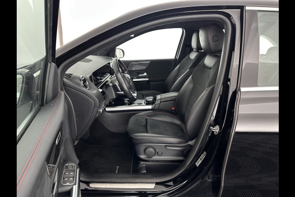 Mercedes-Benz B-Klasse 180 AMG-Line Business Solution (INCL-BTW) *LEATHER-MICROFIBRE | WIDESCREEN-COCKPIT | FULL-LED | BLINDSPOT | CAMERA | NAVI-FULLMAP | DAB+ | ECC | SHIFTPADDLES | CRUISE | HEATED-SPORTSEATS | TOWBAR | 18''ALU*