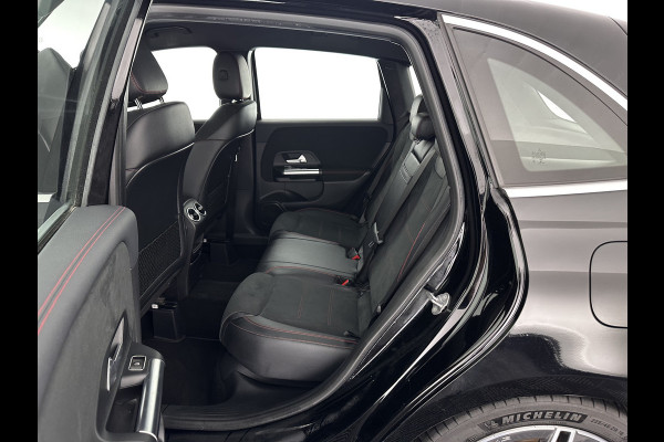 Mercedes-Benz B-Klasse 180 AMG-Line Business Solution (INCL-BTW) *LEATHER-MICROFIBRE | WIDESCREEN-COCKPIT | FULL-LED | BLINDSPOT | CAMERA | NAVI-FULLMAP | DAB+ | ECC | SHIFTPADDLES | CRUISE | HEATED-SPORTSEATS | TOWBAR | 18''ALU*