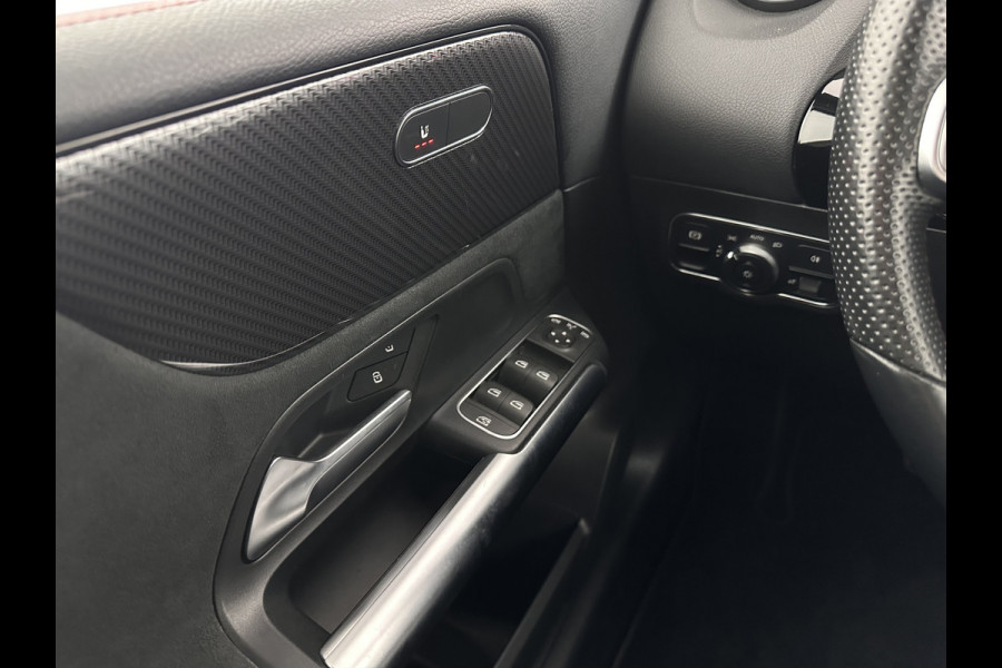 Mercedes-Benz B-Klasse 180 AMG-Line Business Solution (INCL-BTW) *LEATHER-MICROFIBRE | WIDESCREEN-COCKPIT | FULL-LED | BLINDSPOT | CAMERA | NAVI-FULLMAP | DAB+ | ECC | SHIFTPADDLES | CRUISE | HEATED-SPORTSEATS | TOWBAR | 18''ALU*