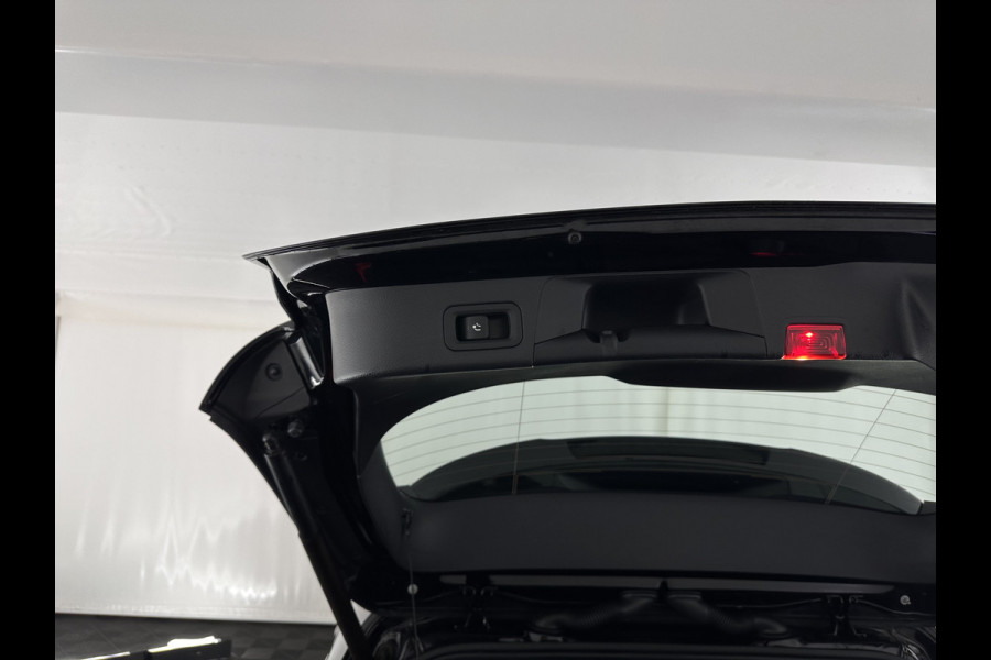 Mercedes-Benz B-Klasse 180 AMG-Line Business Solution (INCL-BTW) *LEATHER-MICROFIBRE | WIDESCREEN-COCKPIT | FULL-LED | BLINDSPOT | CAMERA | NAVI-FULLMAP | DAB+ | ECC | SHIFTPADDLES | CRUISE | HEATED-SPORTSEATS | TOWBAR | 18''ALU*