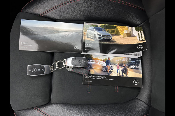 Mercedes-Benz B-Klasse 180 AMG-Line Business Solution (INCL-BTW) *LEATHER-MICROFIBRE | WIDESCREEN-COCKPIT | FULL-LED | BLINDSPOT | CAMERA | NAVI-FULLMAP | DAB+ | ECC | SHIFTPADDLES | CRUISE | HEATED-SPORTSEATS | TOWBAR | 18''ALU*
