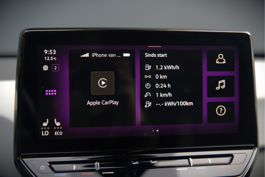 Volkswagen ID.3 First Plus 58 kWh | Stoelverwarming | Stuurverwarming | Camera | Adaptive Cruise Control | Navigatie | Keyless | Parkeersensoren | LED | Apple Carplay | BTW | NAP |