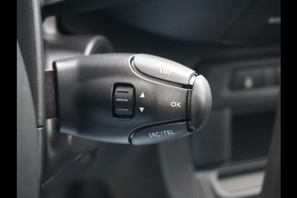 Opel Vivaro Electric L3 75 kWh | tot 8 jaar garantie | navigatie incl. Apple Carplay | airco | parkeersensoren | e-Call pakket | 3 zitplaatsen | rijklaarprijs