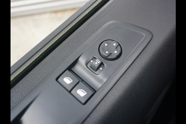 Opel Vivaro Electric L3 75 kWh | tot 8 jaar garantie | navigatie incl. Apple Carplay | airco | parkeersensoren | e-Call pakket | 3 zitplaatsen | rijklaarprijs