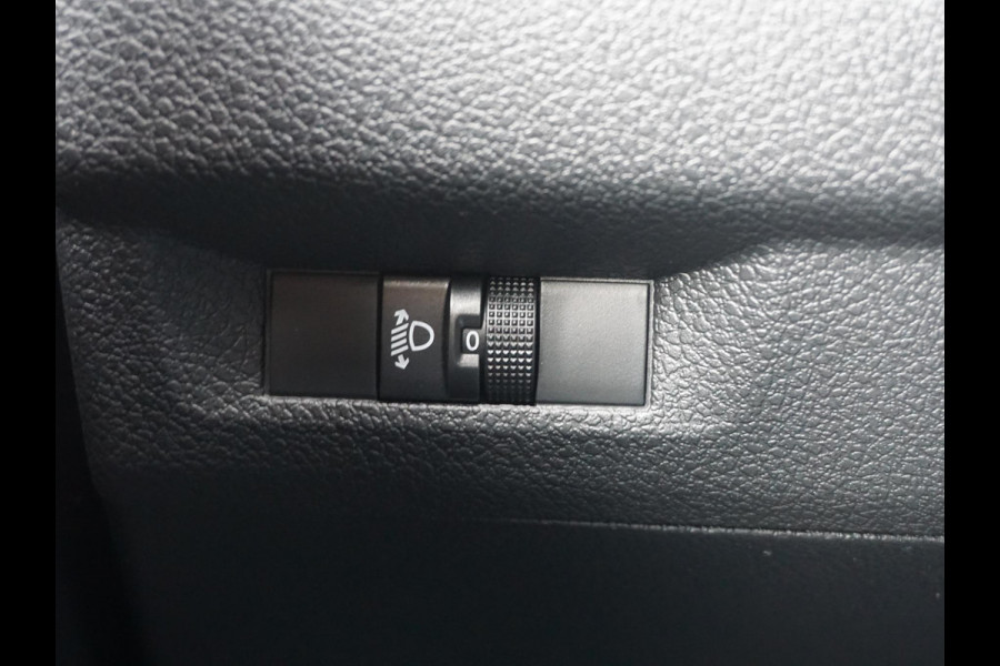 Opel Vivaro Electric L3 75 kWh | tot 8 jaar garantie | navigatie incl. Apple Carplay | airco | parkeersensoren | e-Call pakket | 3-zitplaatsen | rijklaarprijs