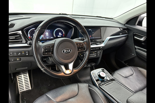 Kia e-Niro ExecutiveLine 64 kWh (CARPLAY, CAMERA, STOELVERWARMING/KOELING, ADAPTIVE CRUISE, 1e EIGENAAR)
