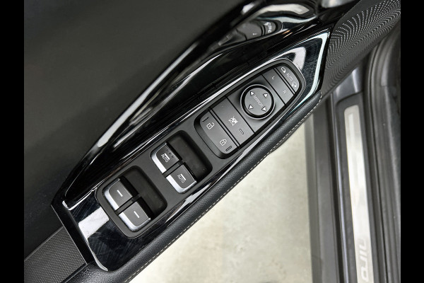Kia e-Niro ExecutiveLine 64 kWh (CARPLAY, CAMERA, STOELVERWARMING/KOELING, ADAPTIVE CRUISE, 1e EIGENAAR)