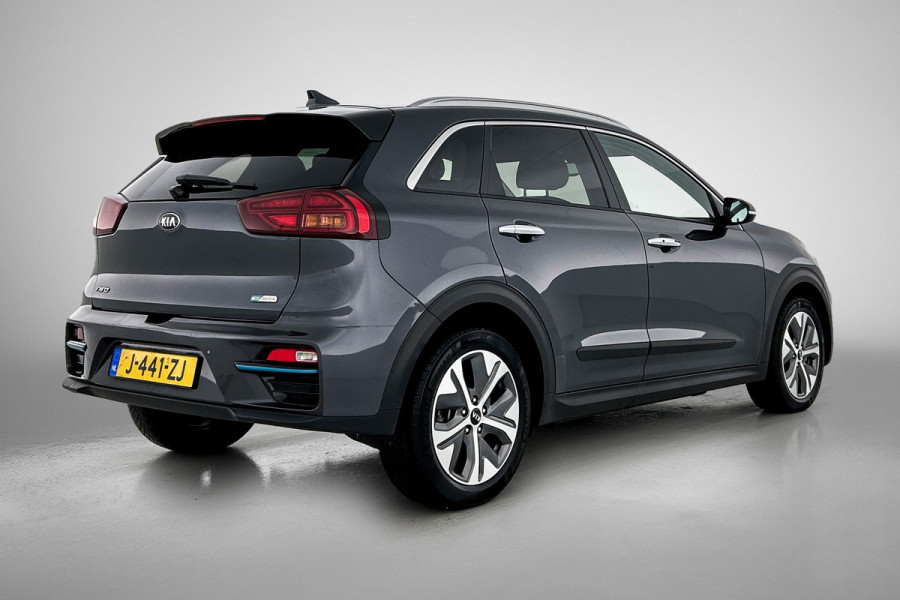 Kia e-Niro ExecutiveLine 64 kWh (CARPLAY, CAMERA, STOELVERWARMING/KOELING, ADAPTIVE CRUISE, 1e EIGENAAR)
