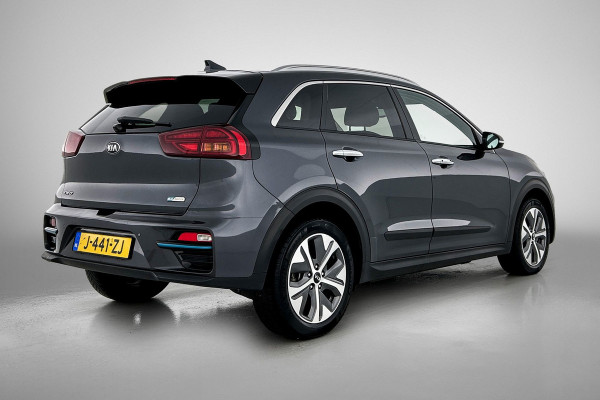 Kia e-Niro ExecutiveLine 64 kWh (CARPLAY, CAMERA, STOELVERWARMING/KOELING, ADAPTIVE CRUISE, 1e EIGENAAR)