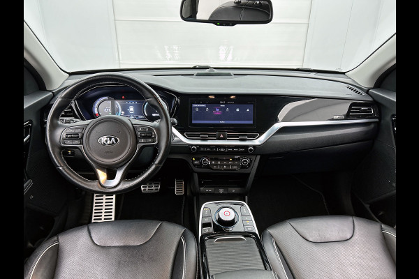 Kia e-Niro ExecutiveLine 64 kWh (CARPLAY, CAMERA, STOELVERWARMING/KOELING, ADAPTIVE CRUISE, 1e EIGENAAR)