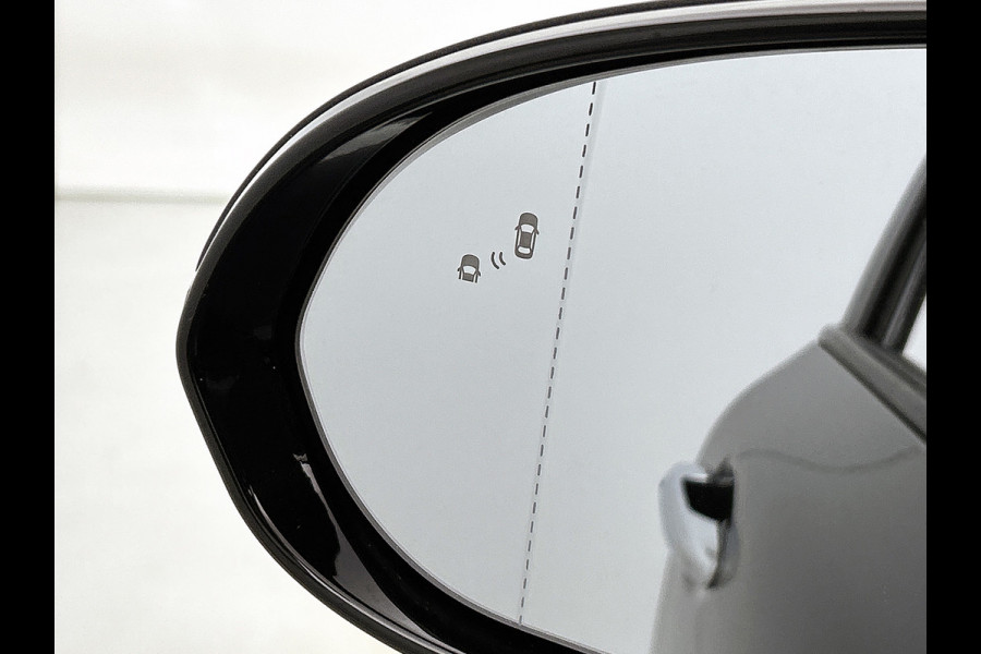 Kia e-Niro ExecutiveLine 64 kWh (CARPLAY, CAMERA, STOELVERWARMING/KOELING, ADAPTIVE CRUISE, 1e EIGENAAR)