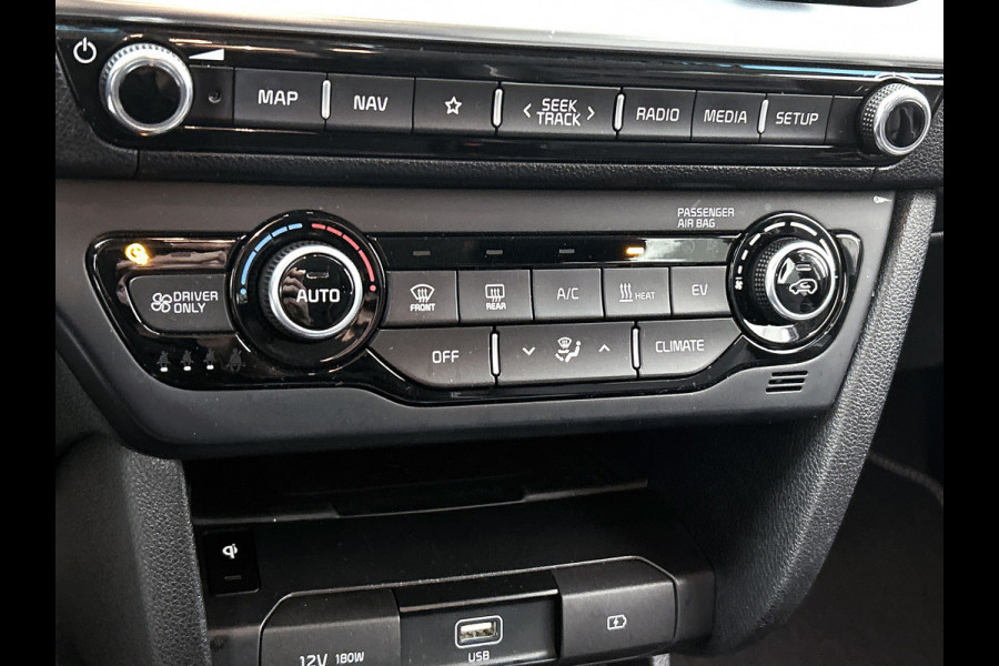 Kia e-Niro ExecutiveLine 64 kWh (CARPLAY, CAMERA, STOELVERWARMING/KOELING, ADAPTIVE CRUISE, 1e EIGENAAR)
