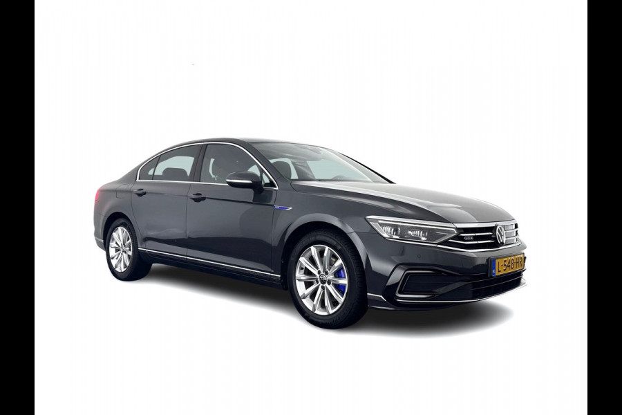 Volkswagen Passat 1.4 TSI PHEV GTE Business (INCL-BTW) Aut. *FULL-LED | DIGI-COCKPIT | ADAPTIVE-CRUISE | NAVI-FULLMAP | KEYLESS | DAB+ | COMFORT-SEATS | SHIFTPADDLES | PRIVACY-GLASS | PDC | CAMERA | CARPLAY | 17''ALU*